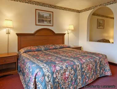Super 8 By Wyndham Ok Motel Claremore